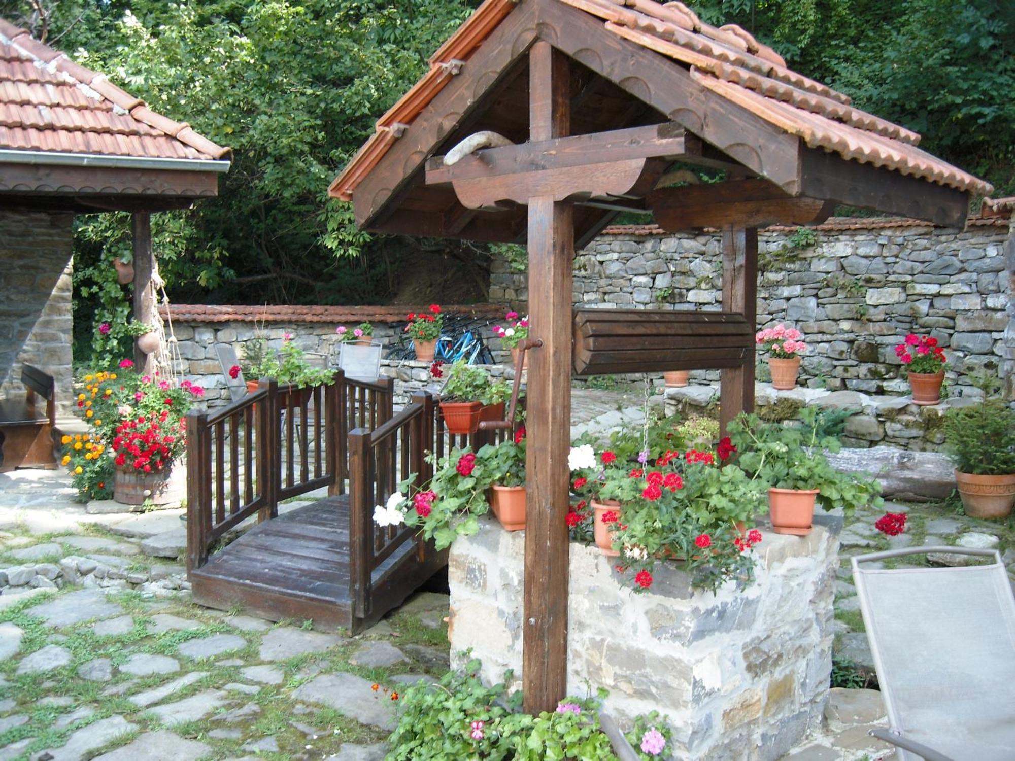 Family Hotel Bile Beli Osum Exterior photo